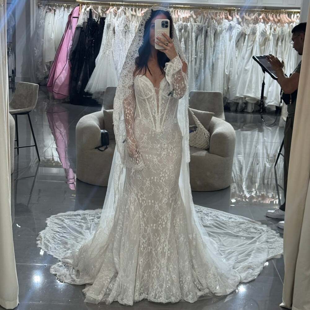Maggie Sottero Bellevue Wedding Dress, Takera Veil & Matching Gloves SET